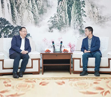 宜宾市政府及中车株洲所向导一行莅临ag平台官网考察交流